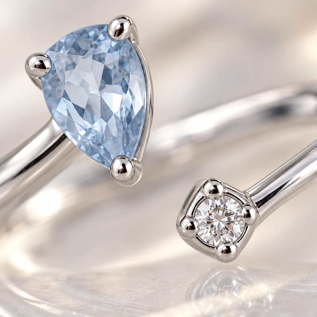 OFICIAA® Elara Dewline Ring — detail view