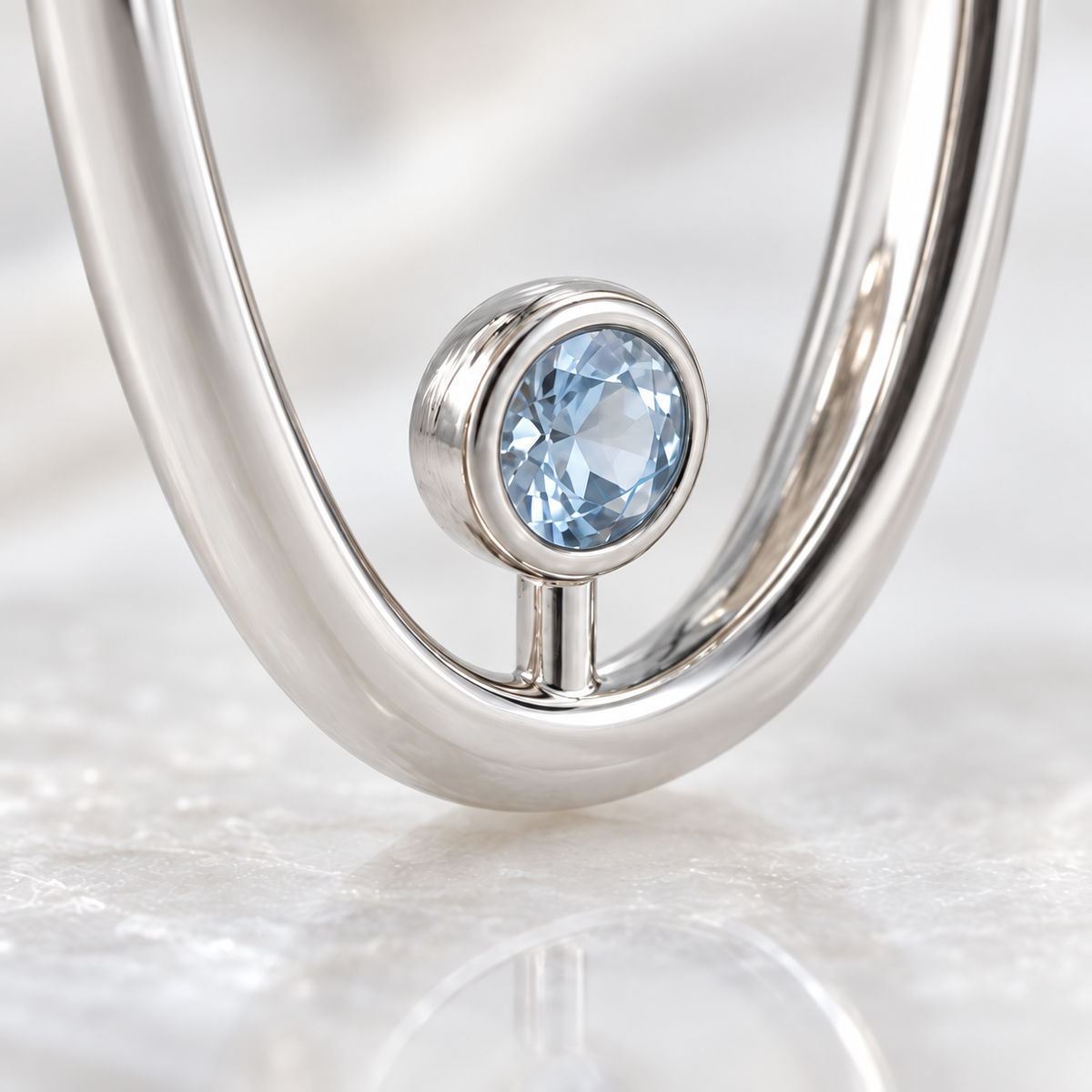 OFICIAA® Nola Skyrise Hoops — detail view